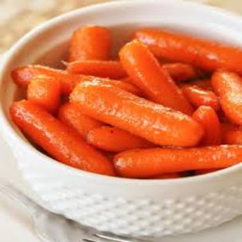 Свежий красный и вкусные морковь, имеющихся в наличии для продажи