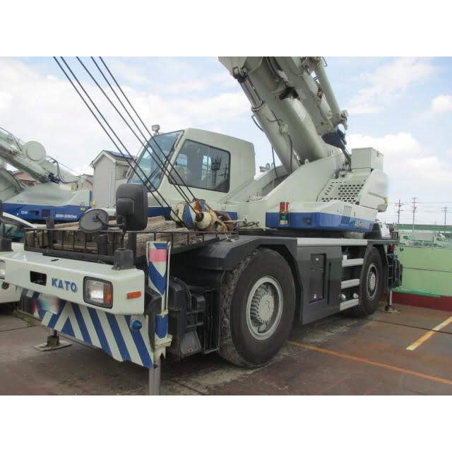 Вездеходный кран Kato KR25H