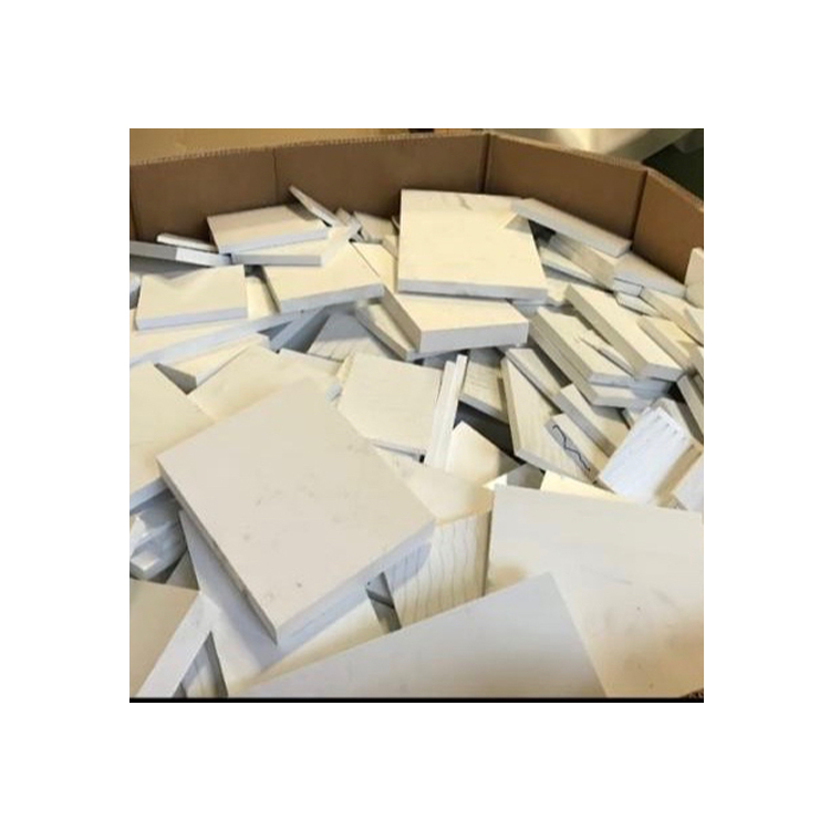 Widely Selling Export Quality Wholesale Mainly White PET Lumps at Competitive Price