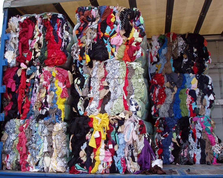FABRIC CUTTINGS MIXED COLORS AND MIXED QUALITY (COTTON - LYCRA, COTTON и т. д.) BALES (TEXTILE WASTE) С AQSIQ номерных знаков и CCIC.