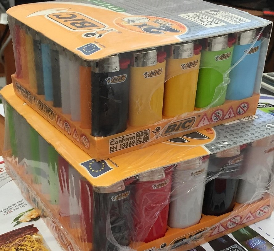 Wholesales cheap Lighter Variety Of Colors Available Disposable Refillable Customs Lighter Cheap Gas Flint Lighter