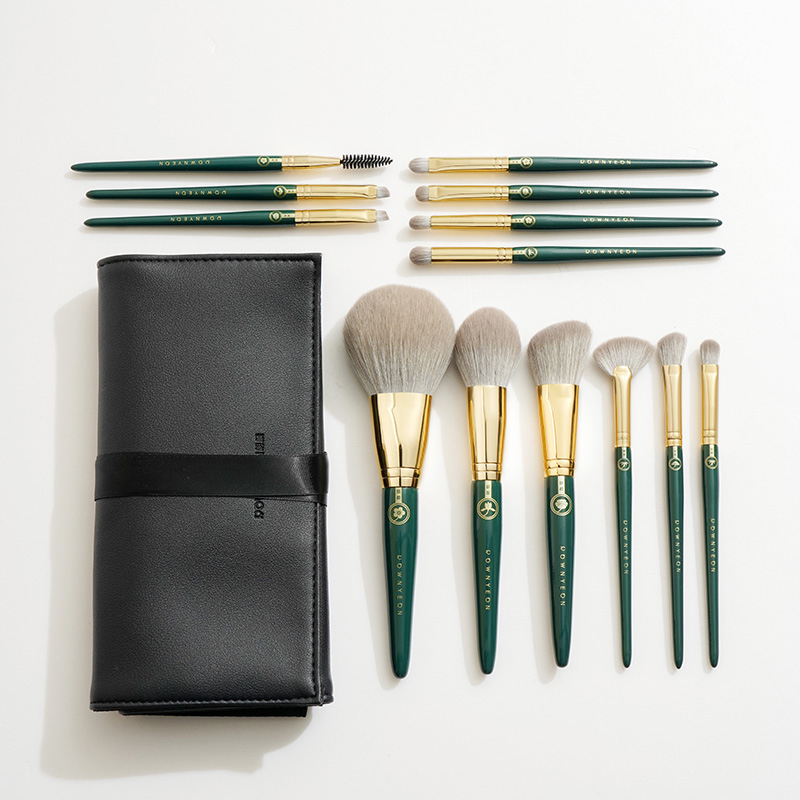 Free Sample Vegan Cosmetic Brush Private Label Best Quality Wooden Colorful 13pcs Luxury Makeup Brush Set Lip Makeup Brush