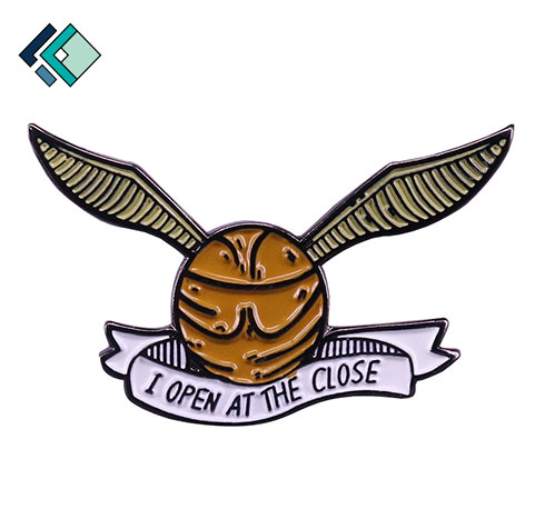 High Quality Funny Harry Potter Platform Badge Hogwarts Logo Custom Metal Pin Decoration for Backpack Custom Badge