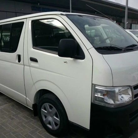 Б/у мини-автобус toyota Hiace на продажу