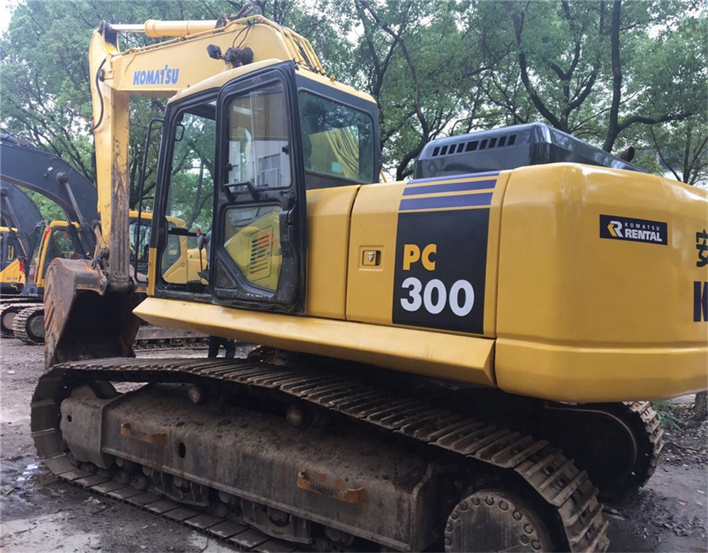 Подержанный Оригинал Хорошее состояние экскаватор komatsu pc300-7made в Японии по низкой цене на продажу