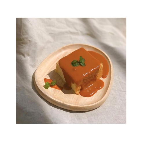 Small Rock Shape Wooden Tray Very Adorable To Display the Foods