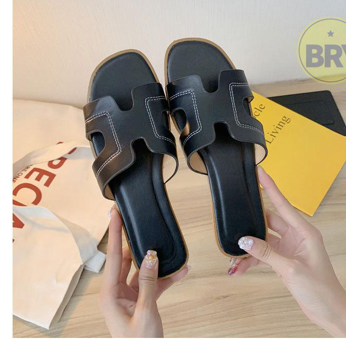 2021 SummerHot Selling Women Fashion Leather Slippers Sandals Shoes Boho Beach Outdoor Foot Wear Casual Slides Shoes For Women