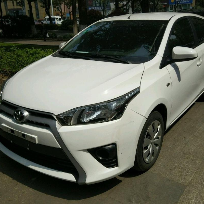 Подержанные автомобили toyota yaris на продажу