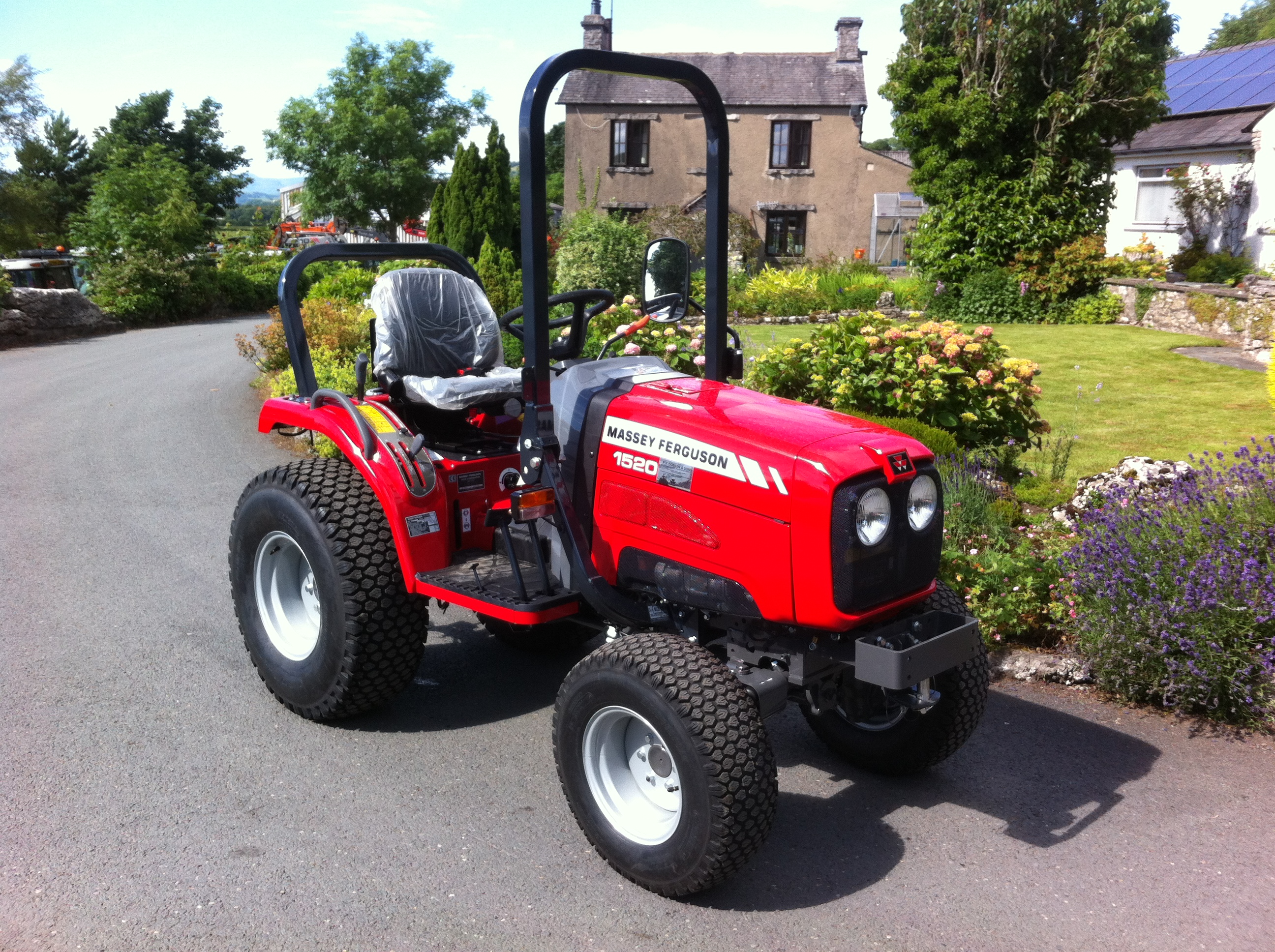 Used/ New Massey Ferguson Tractor MF265, 4WD, 75HP, 85HP, MF390T, MF240, MF375 4wd for sale