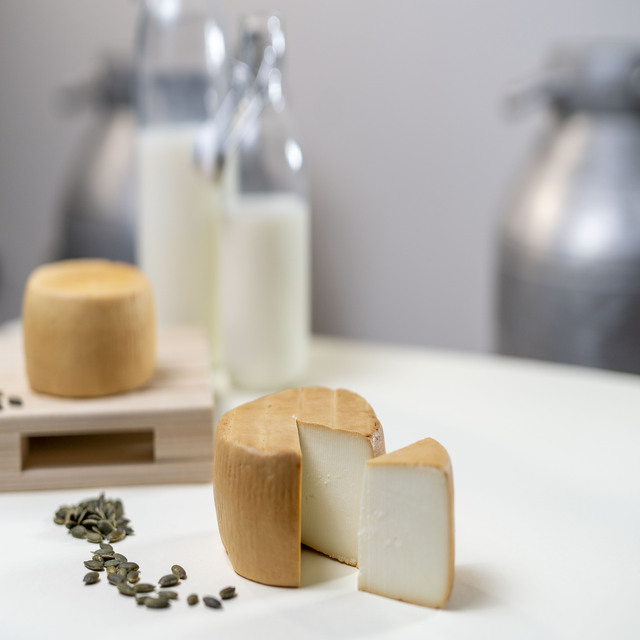 Сыр CACIORICOTTA-соленый Состаренный сыр RICOTTA, Сделано в Италии