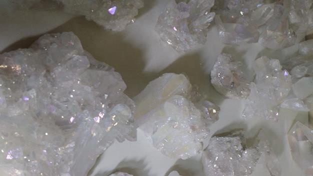 Прозрачный кварцевый кристалл Angel Aura Druzy