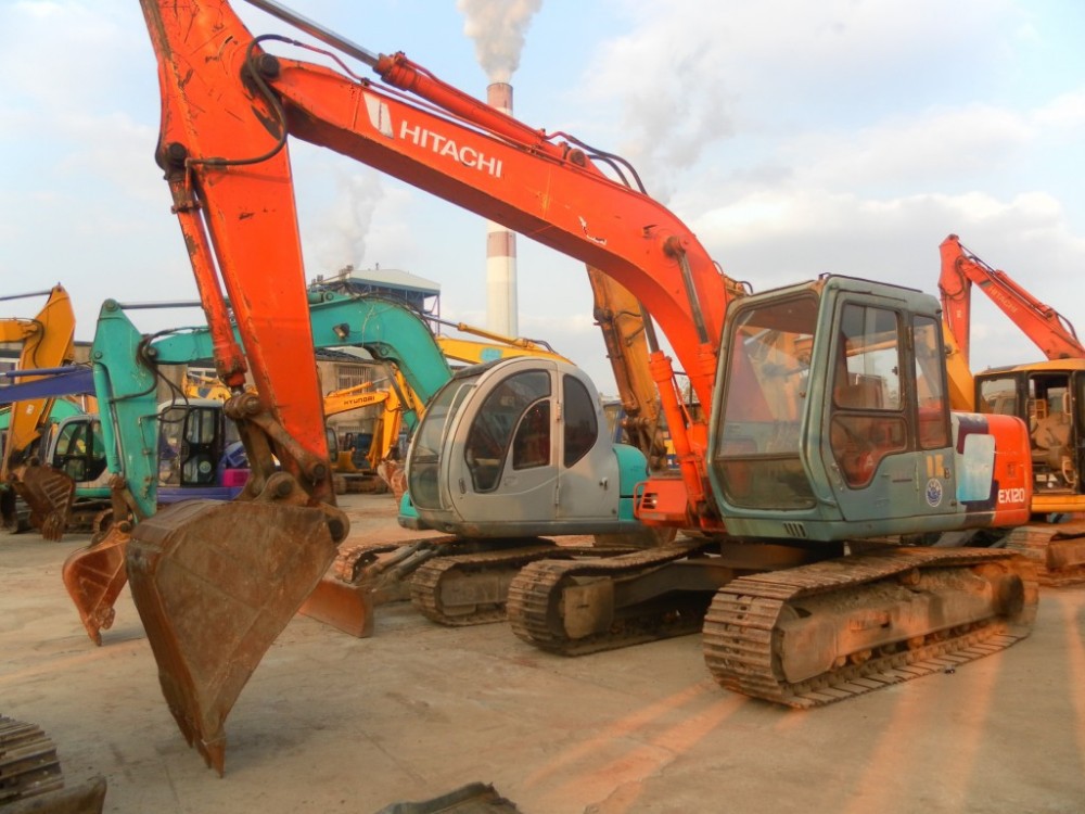 Используемая Hitachi гусеничный экскаватор EX120-3