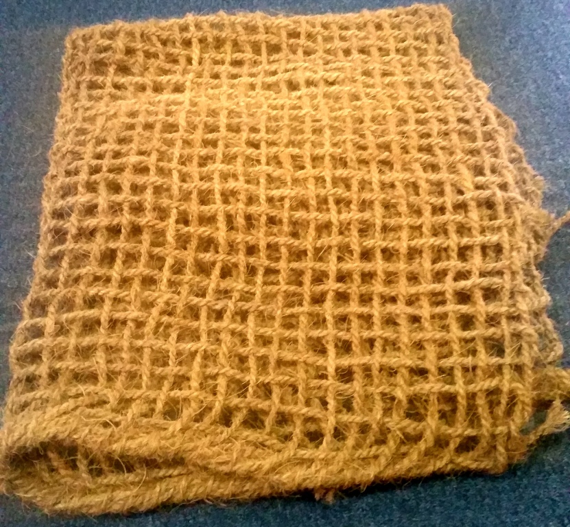 We could supply errosion control blankets with PP netting or PP / Jute combination.