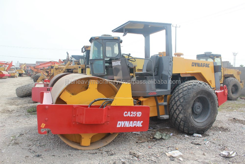 Каток колесный Japan Dynapac CA30