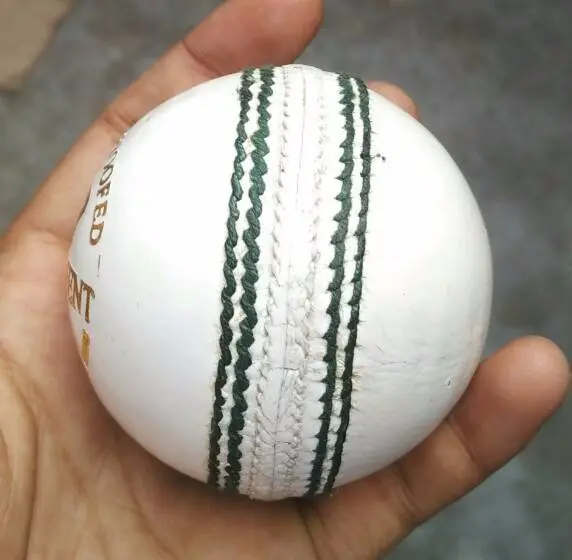 Customized Color PVC Material Sports Cricket Ball