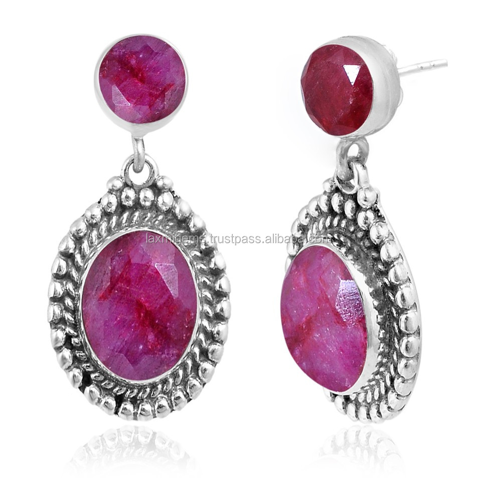 Серьги женские из серебра 925 пробы овальной формы с рубиновым Камнем