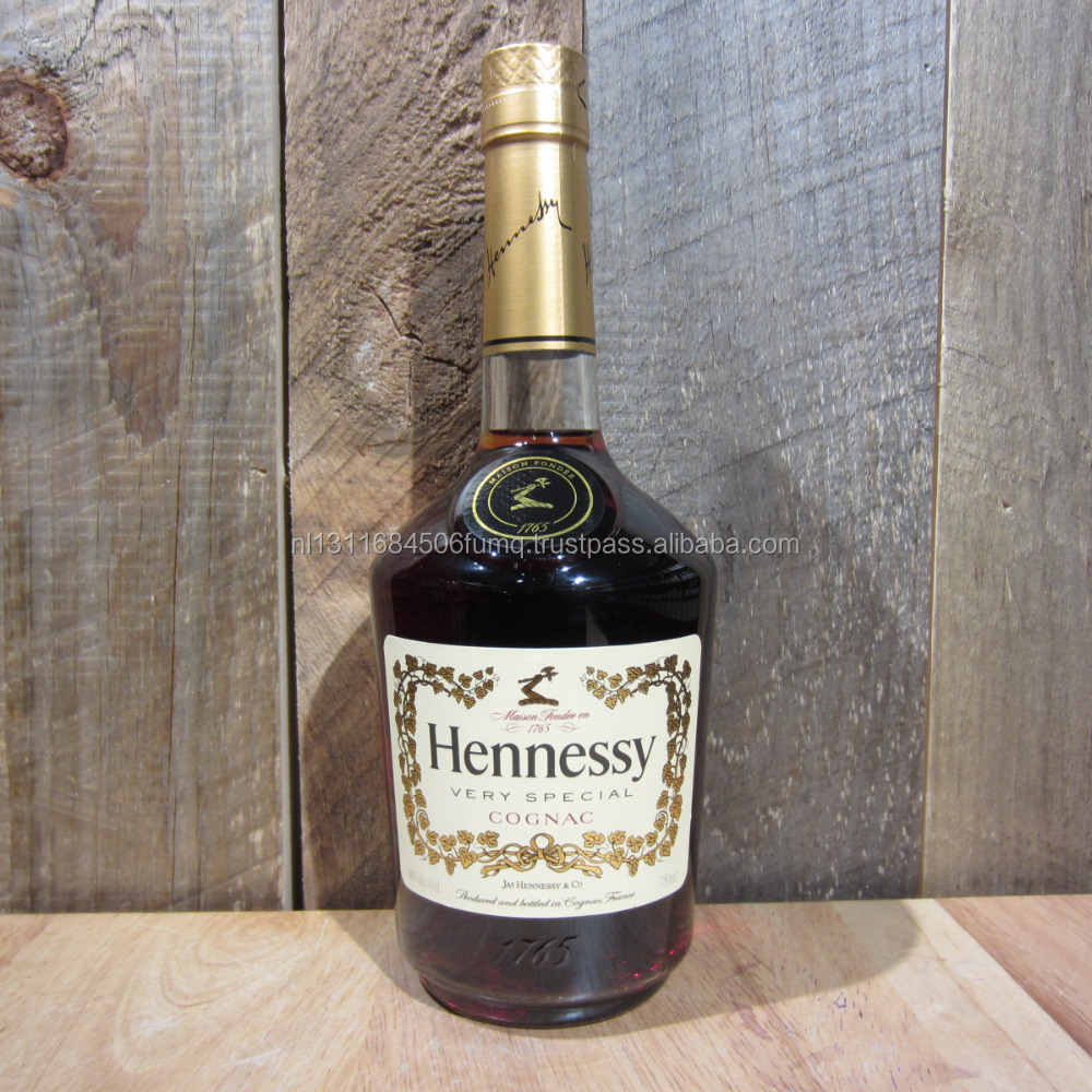 Hennessy против коньяк 70cl