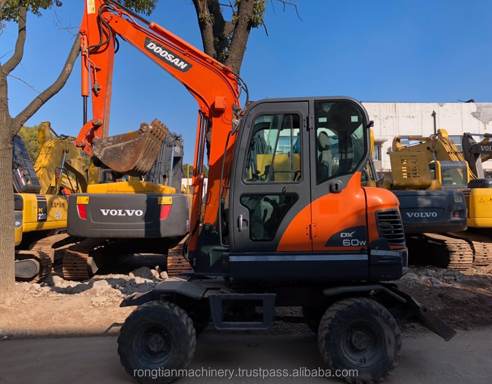 Хорошее качество б/у doosan колесный экскаватор DX60 для продажи/doosan экскаватор предварительно окрашенная оцинкованная сталь) с низкой ценой