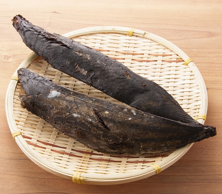 Long-lasting and Traditional tuna dry fish bonito flake for All Japanese foods , powder and Hanakezuri also available