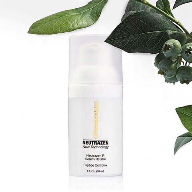 Крем Retinol выделяет и улучшает цвет лица и мощную антиоксидантную сыворотку Retinol-Neutrazen серии ONmacabim бренда