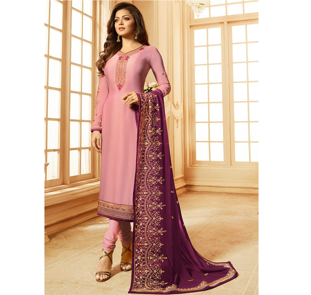 Drashti Dhami розовый атласный чуридар костюм