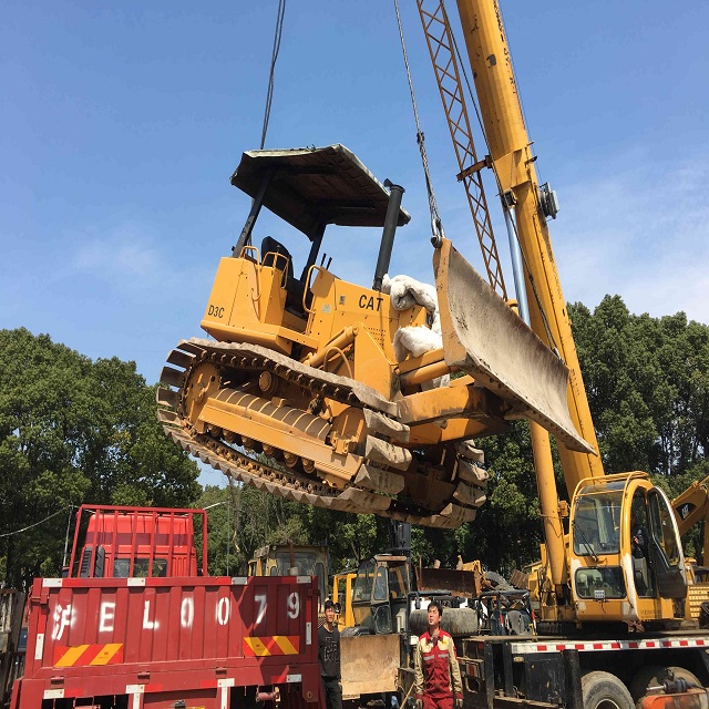 Б/у бульдозер caterpillar d3c с болотной гусеницей, б/у трактор