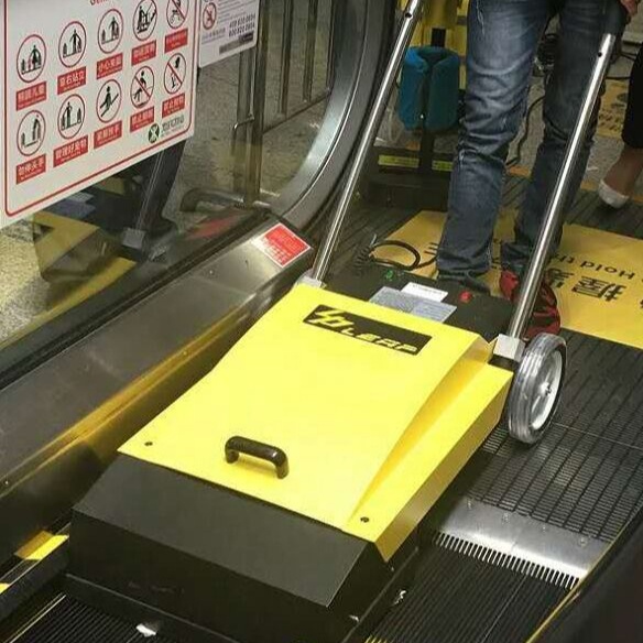 High quality escalator step cleaning machine