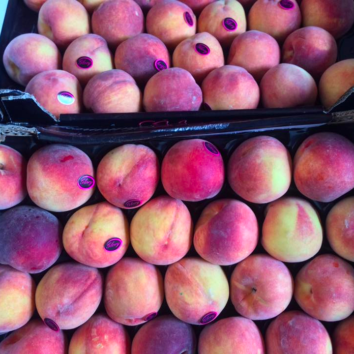 Quality Fresh Peaches Now Available on 30% Discount Sales Ready for Exportation