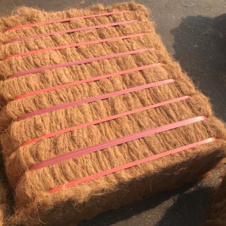 COCONUT FIBER/ COCONUT COIR FIBER VIETNAM WITH 18% MOITURE + 84 938244404
