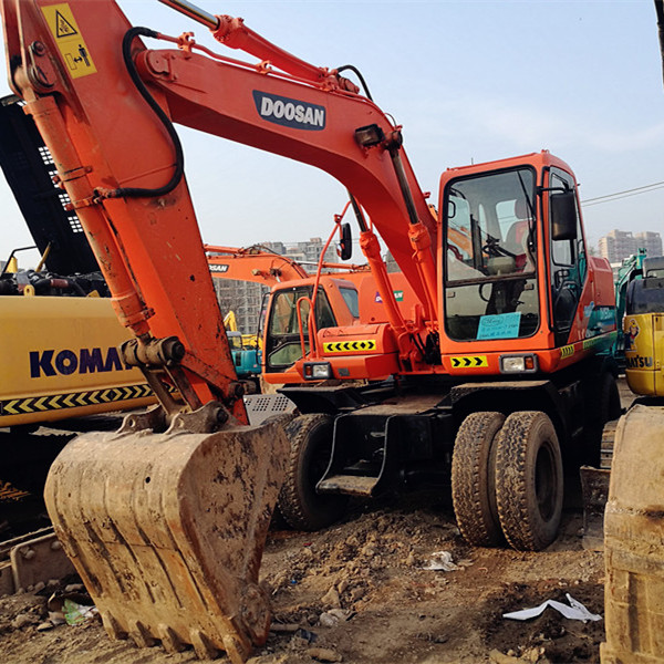Хорошее качество 15 тонн используется миди Doosan колесный экскаватор DH150W-7