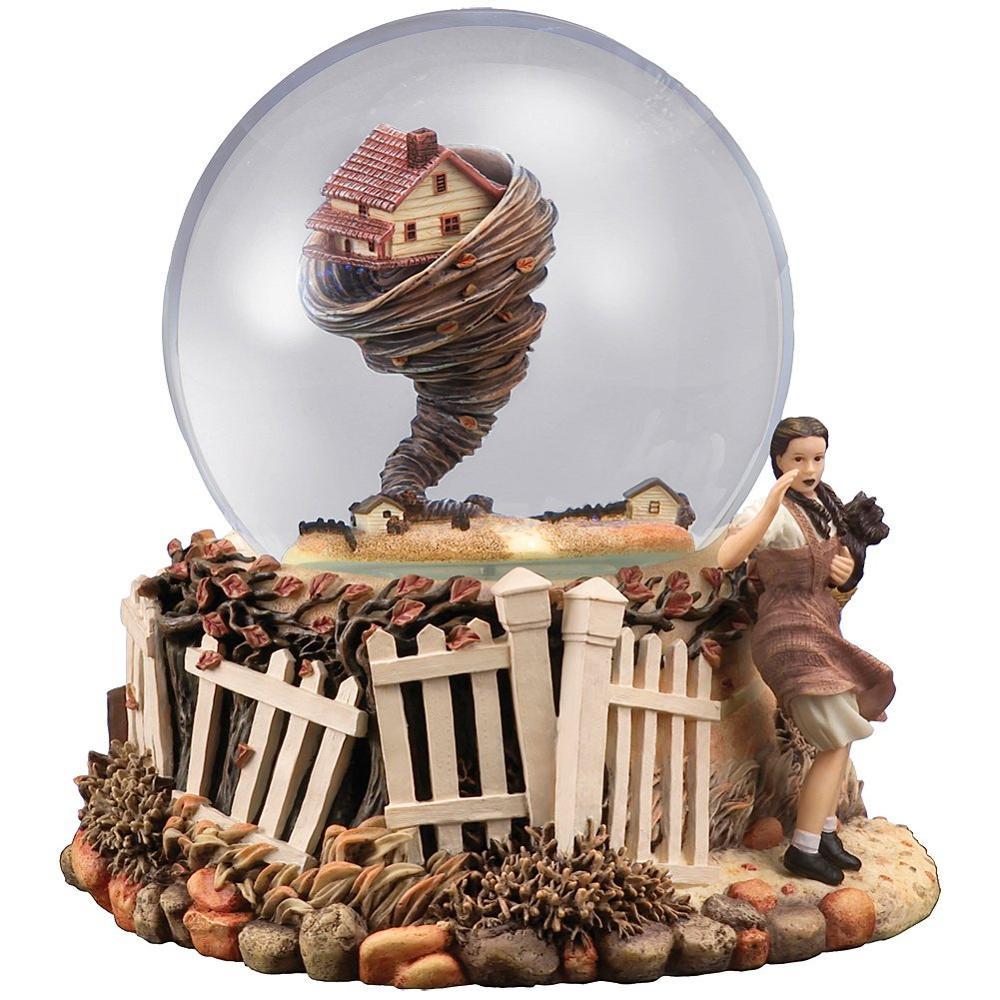 Chinese wholesale ornament anime snow globe