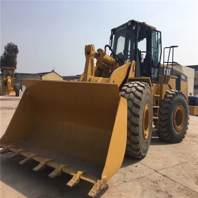 Подержанный колесный погрузчик гусеничный CAT 966G на продажу