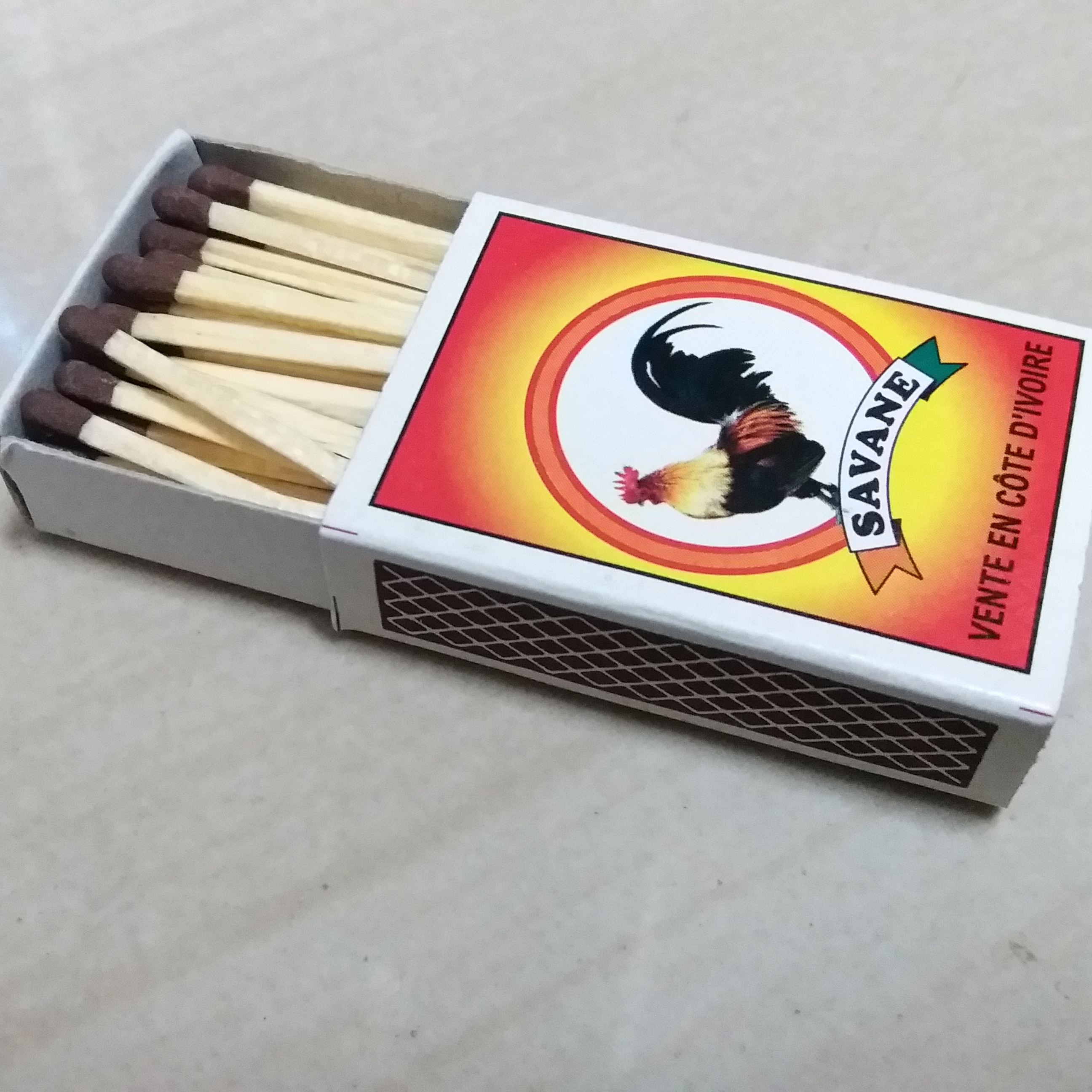 Яркие защитные спички для поверхности