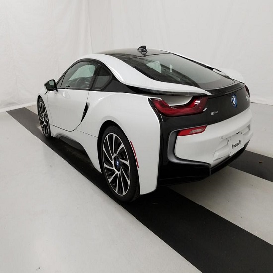 Best condition fairly used car BMW i8 2015