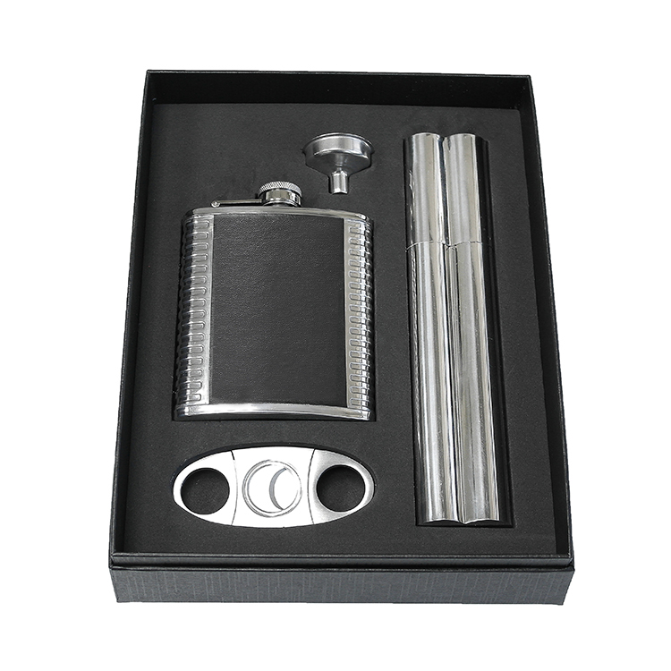 Подарочный набор Hip Flask с аксессуарами для сигар в презентационной коробке