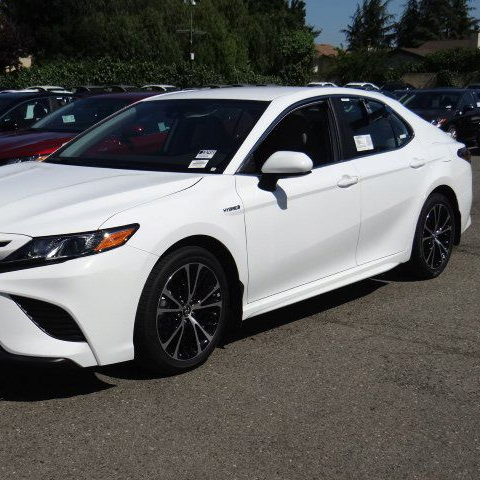 Подержанные автомобили Toyota Camry 2020 2L, автоматическая коробка передач