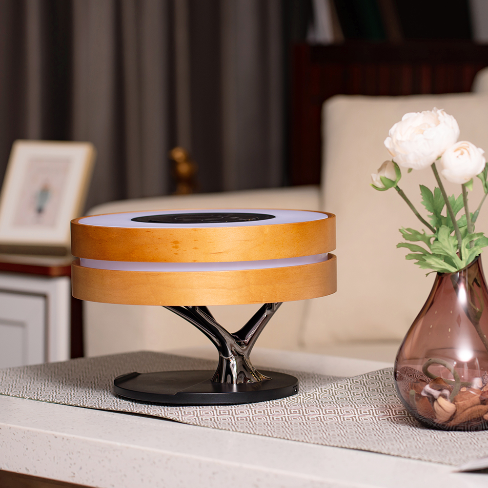 2021 Wholesale Nordic New Modern Wireless Charging Table Desk LED Lamp