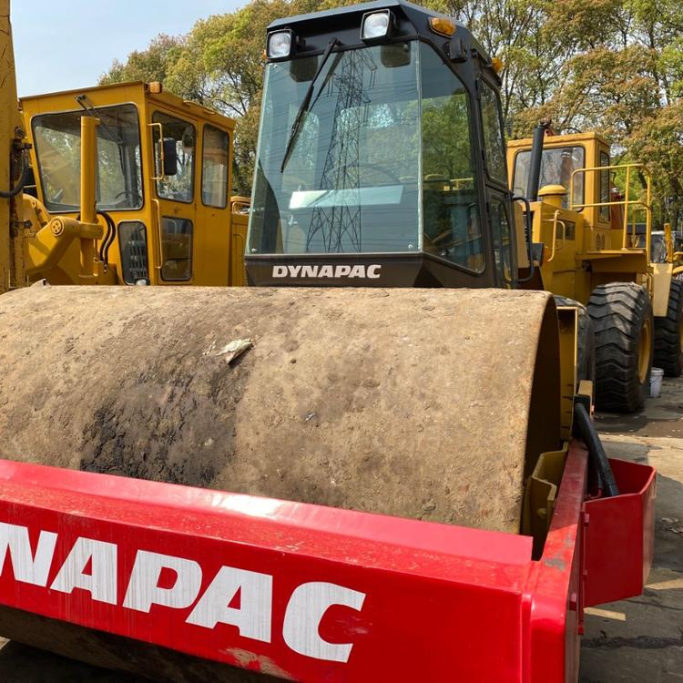 second hand road roller dynapac ca301d with low price and good working condition in shanghai