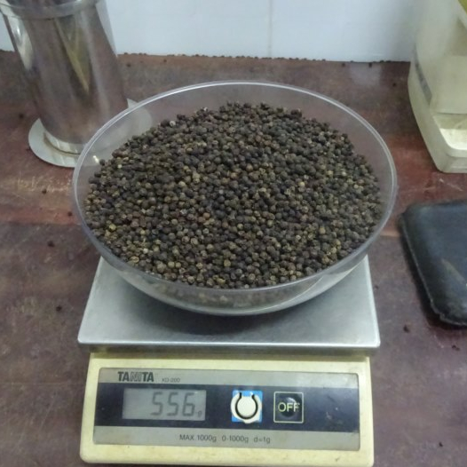 Хорошая цена вьетнам черный перец чистый 600