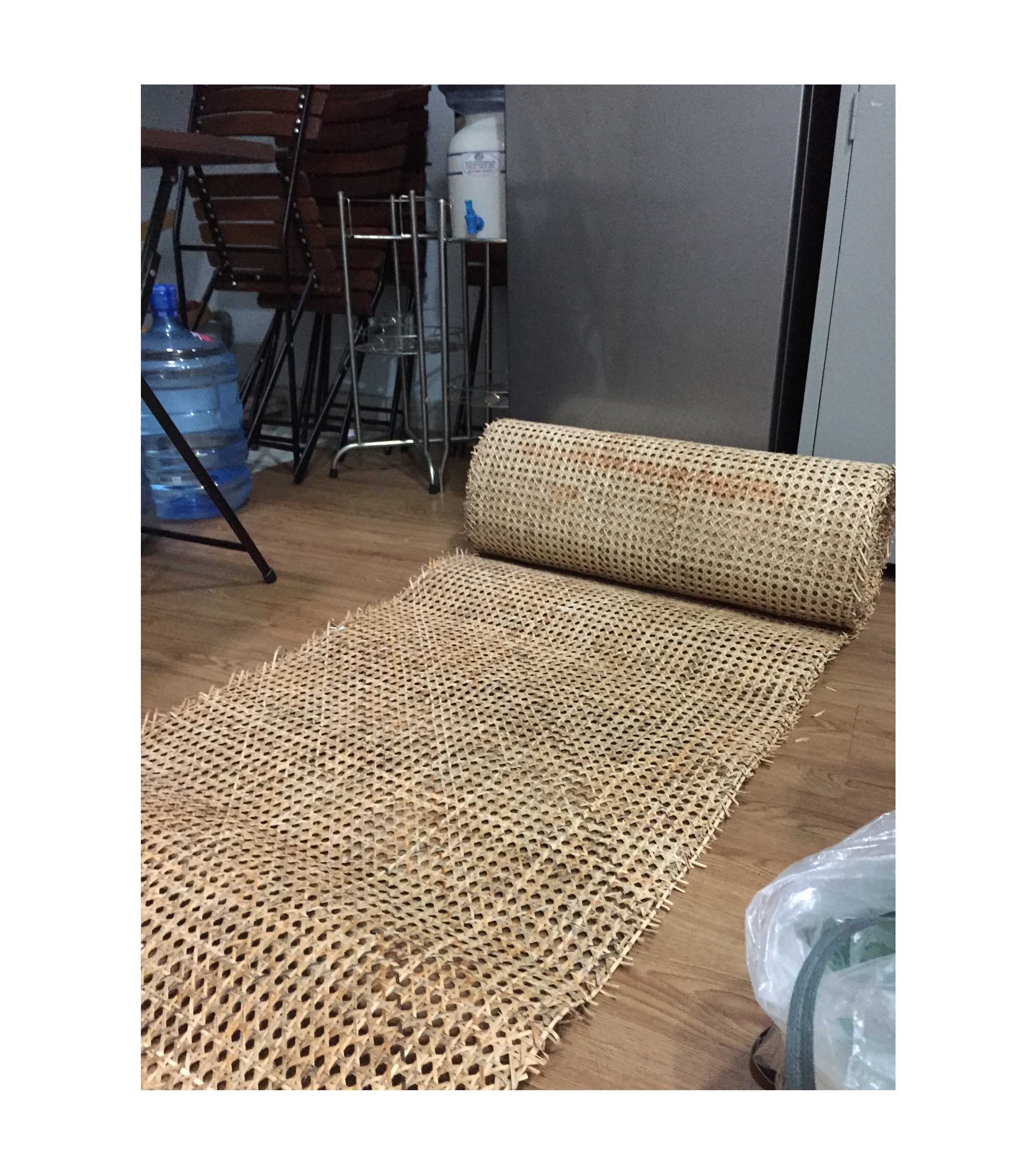 Eco-friendly Rattan Cane Webbing Roll / Natural Woven Mesh Rattan Webbing Cane Unbleached Rattan Sheet Material