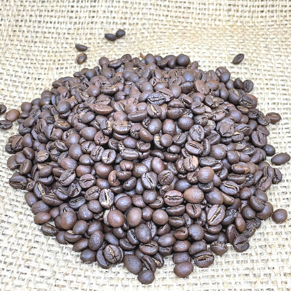 Vietnamese Medium Roasted Coffee Blend Fine Robusta + Arabica with Light-Bodied, Balanced, Bittersweet Aftertaste 1kg