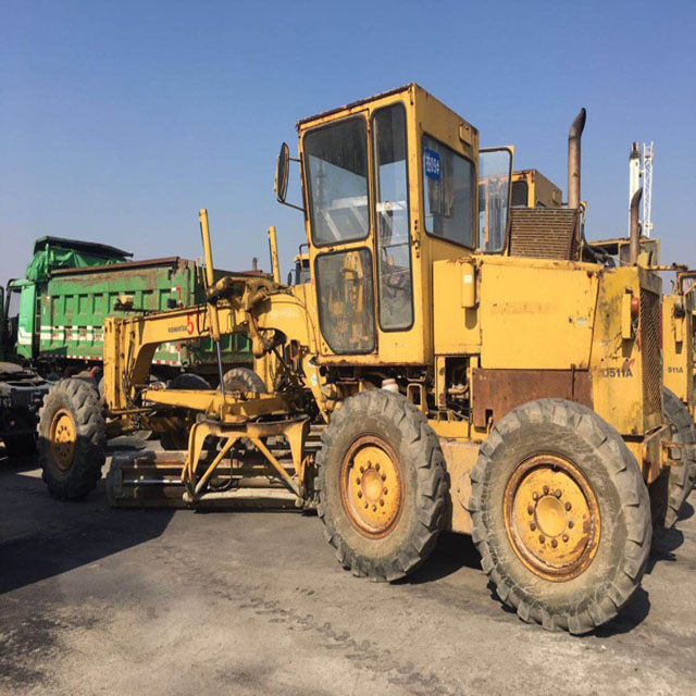 Подержанный оригинальный японский автогрейдер KOMATSU GD511, оригинальная японская строительная машина на продажу