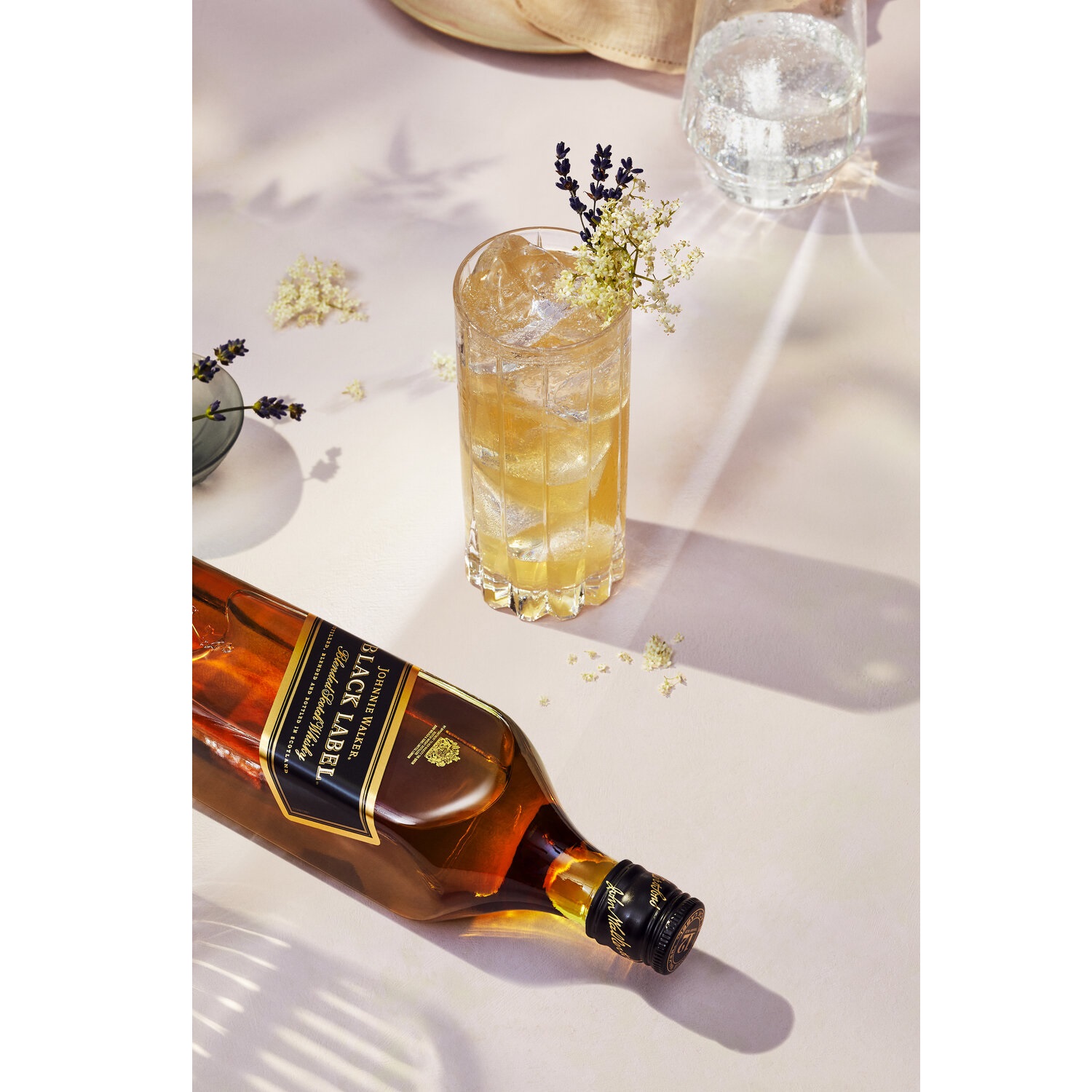 Note of Wood Smoke Dry Spice and Mix Peels Finish 12 Years JW Black Label Виски 1 л 40% алкоголь
