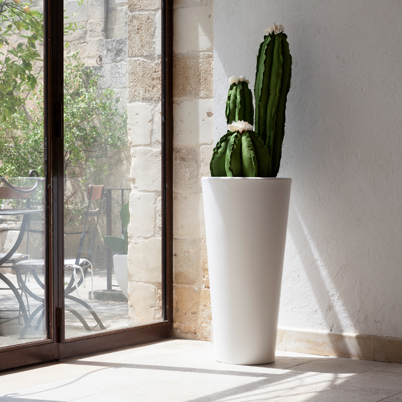 Premium quality Italian Plastic Vase for Garden