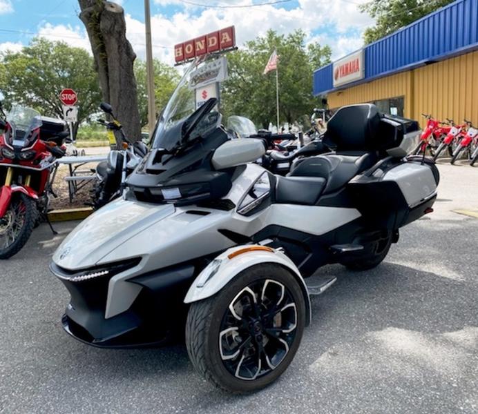 ORIGINAL 2021 C@n@m SPY(D)ER RT LIMITED LATEST EDITION IN CHALK METALLIC/CHROME