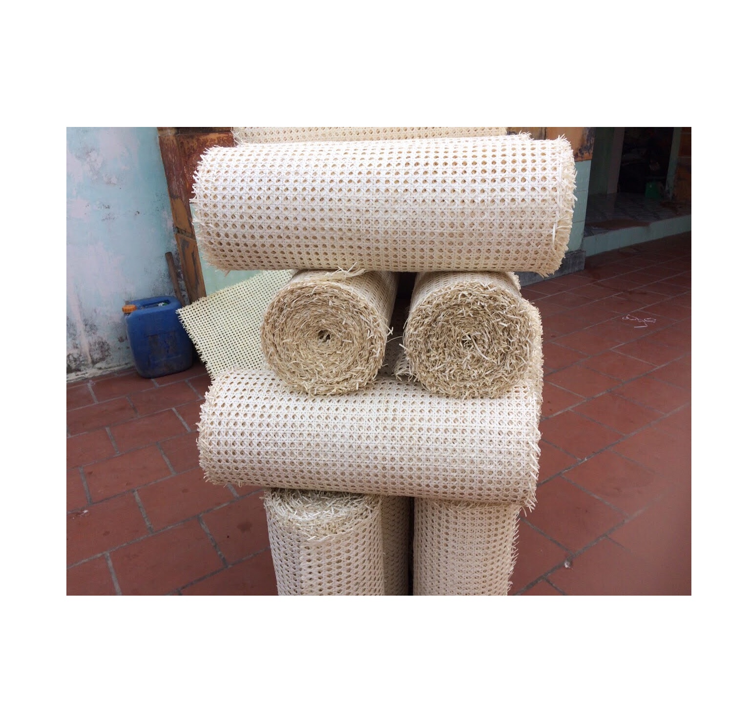 Wholesale Natural Wicker Rattan Cane Webbing Raw Material Cane Rattan Webbing Roll