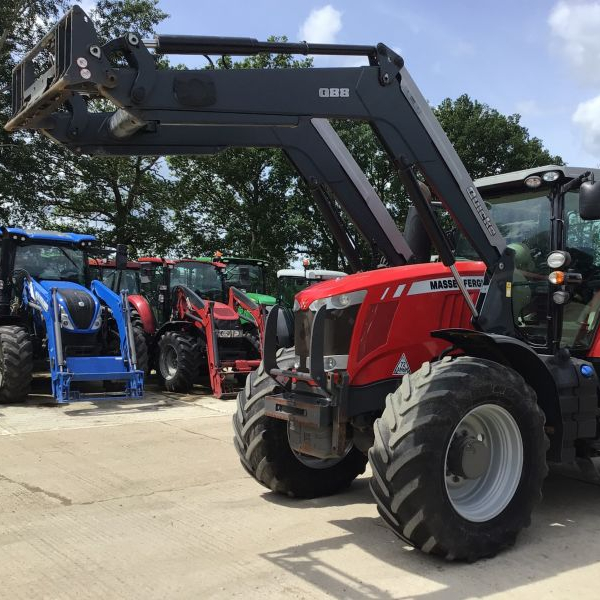 mf agricultural tractor for farming