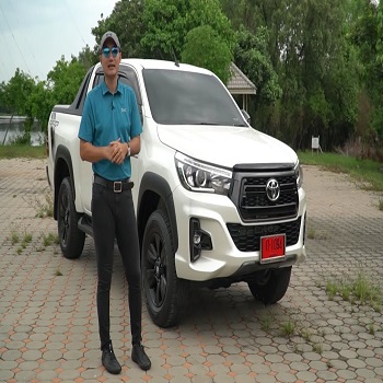 DIRECT OFFER & NEW STOKE ALL Used Cars Pick-up Toyota Hilux / Revo RHD Pick-up double cabin 4.0L Automatic FULL OPTION