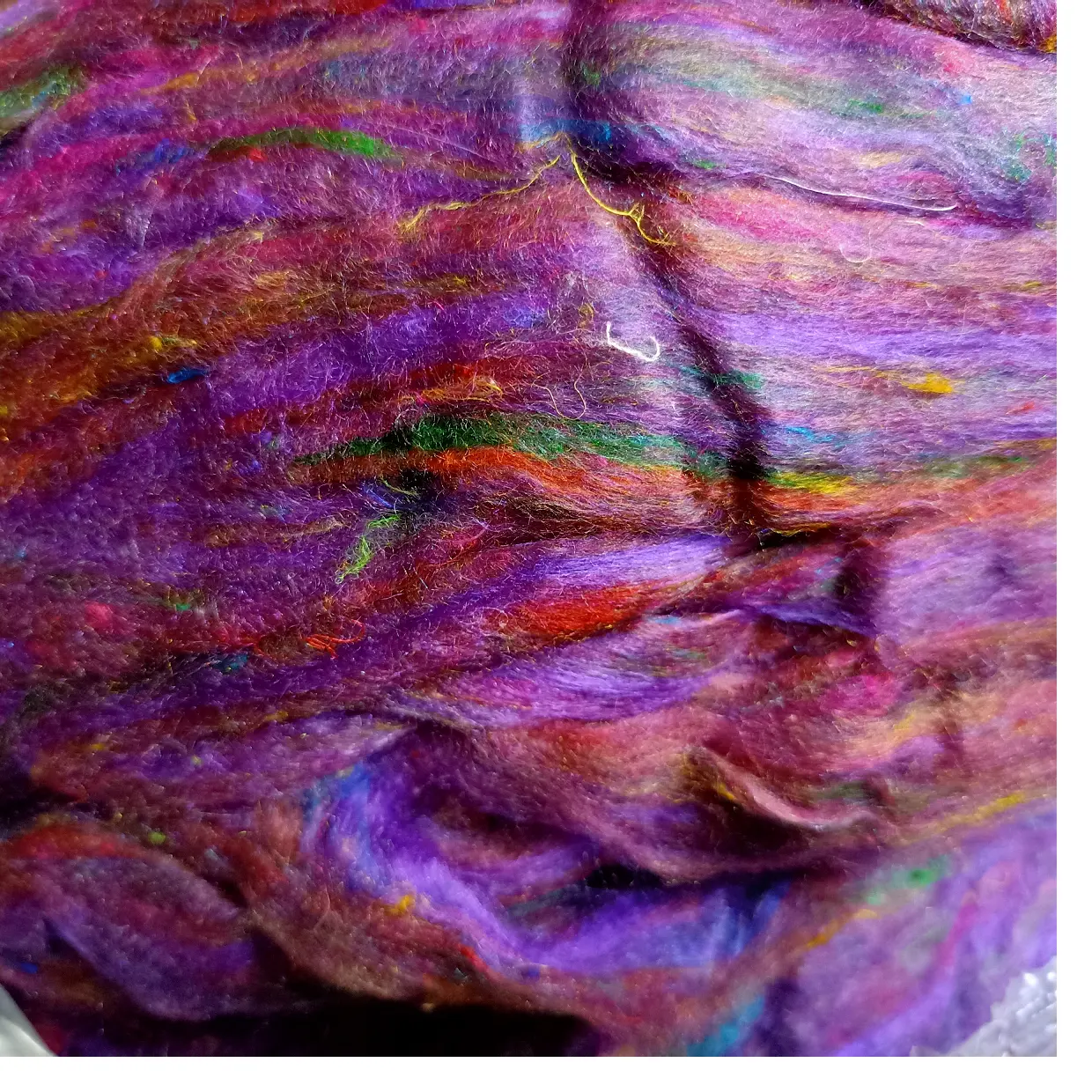 pulled silk fibres, recycled pulled silk fibres, multicoloured pulled silk fibres,