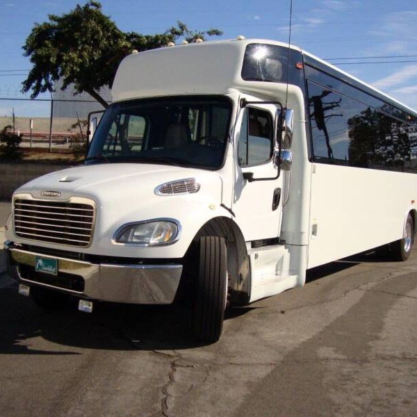 Хорошая цена б/у 2016 Freightliner Ameritrans M2-106 Пассажирский автобус